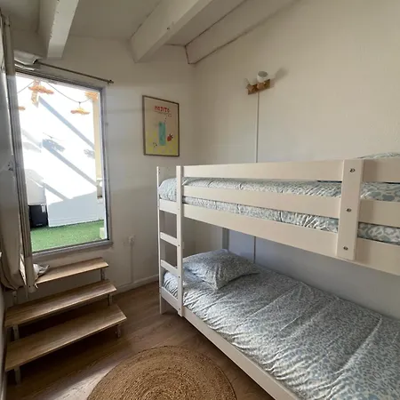 Centre Port, 3 Chambres, 8 Personnes, Terrasse, Climatisation, Wifi アパート *