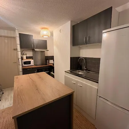 Centre Port, 3 Chambres, 8 Personnes, Terrasse, Climatisation, Wifi アパート *