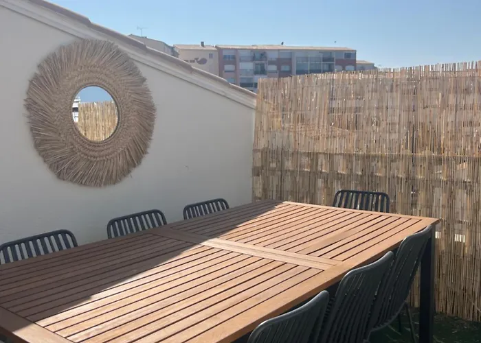 Centre Port, 3 Chambres, 8 Personnes, Terrasse, Climatisation, Wifi Apartment *