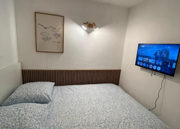Centre Port, 3 Chambres, 8 Personnes, Terrasse, Climatisation, Wifi